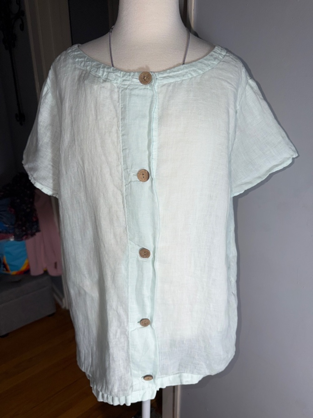 C&C California 100% Linen Pale Mint Button-Front Linen Top